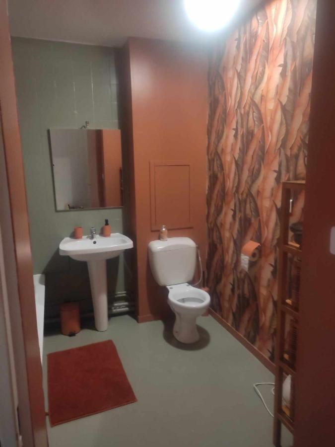 Jad'Iss Apartman L'Isle-d'Abeau Kültér fotó