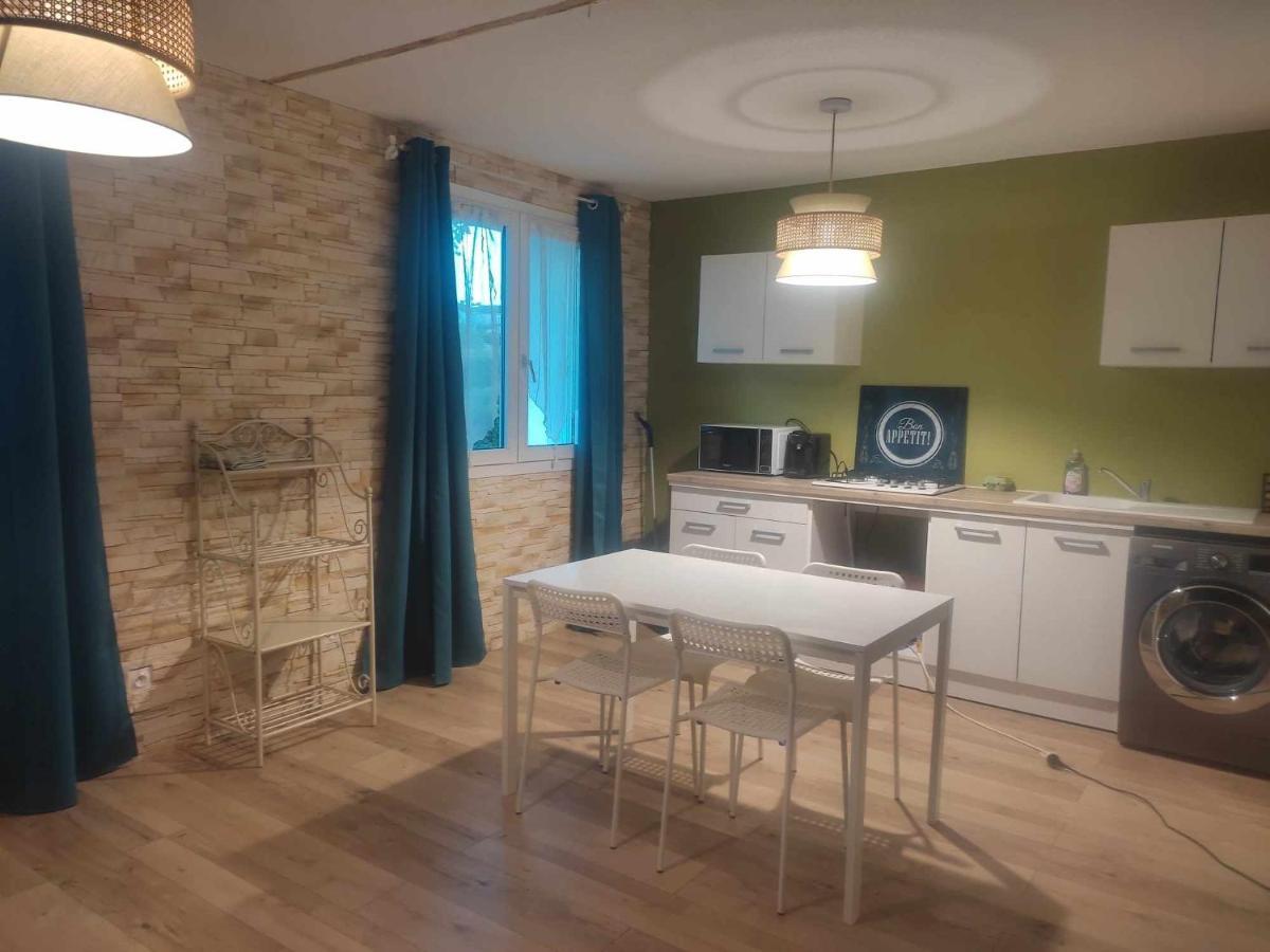 Jad'Iss Apartman L'Isle-d'Abeau Kültér fotó